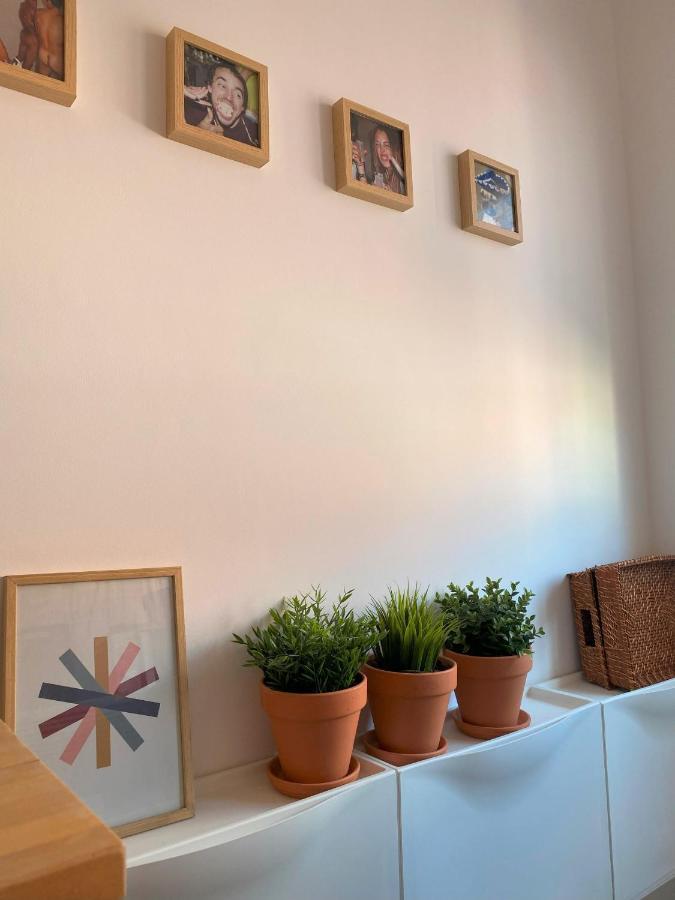 Lisbon, Renovated T2 Apartment Portas De Benfica Amadora Eksteriør billede
